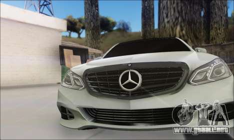 Mercedes-Benz W212 AMG v2.0 para GTA San Andreas