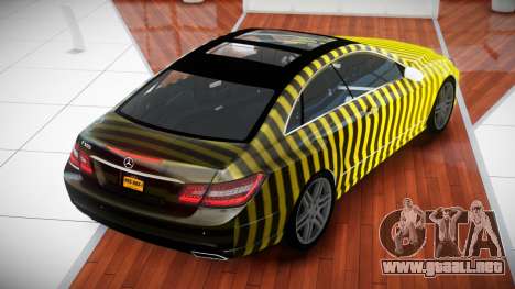 Mercedes-Benz E500 QD S10 para GTA 4