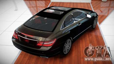 Mercedes-Benz E500 RT-Z S4 para GTA 4